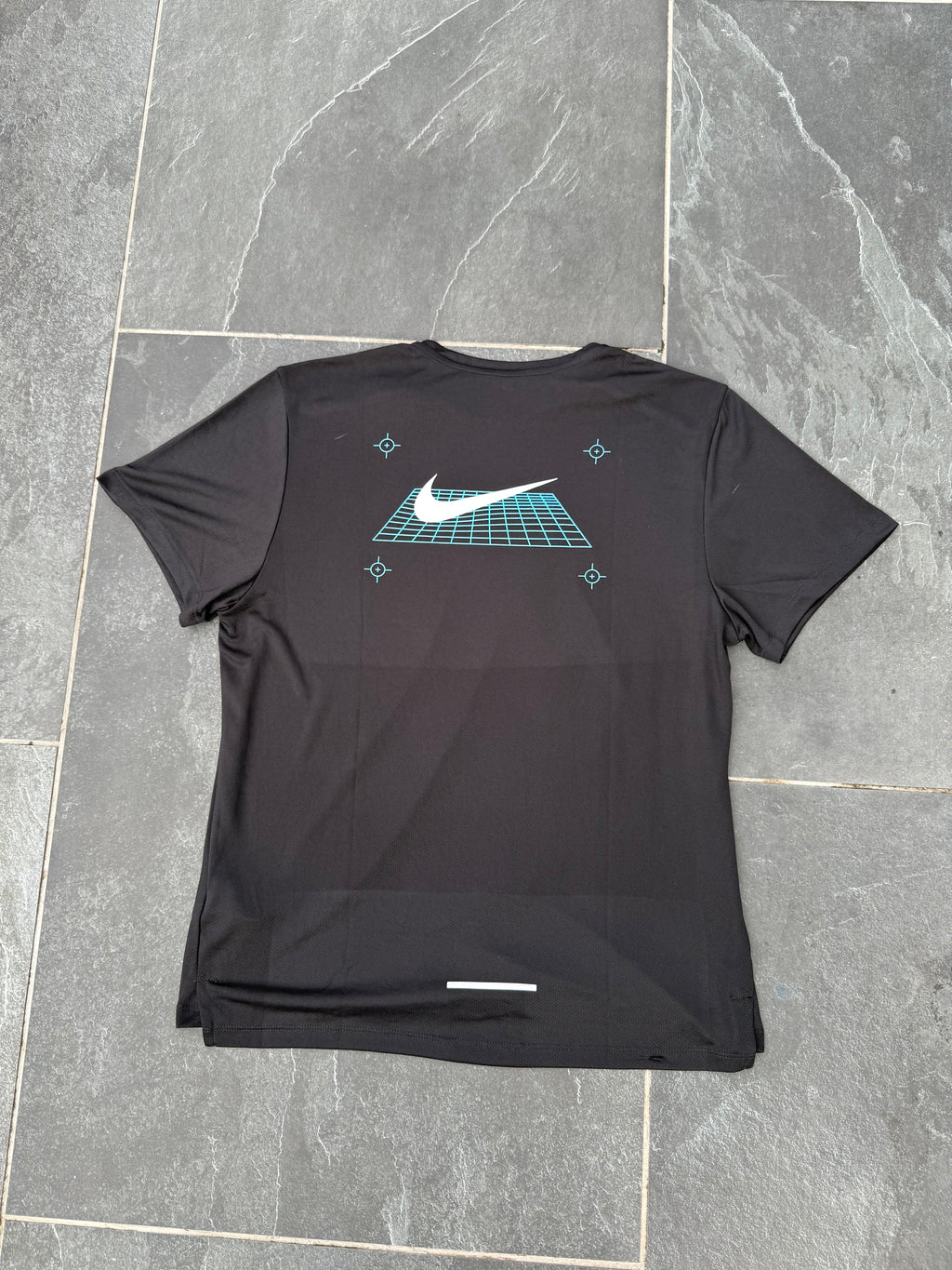 NIKE MILER-GRAPHIC