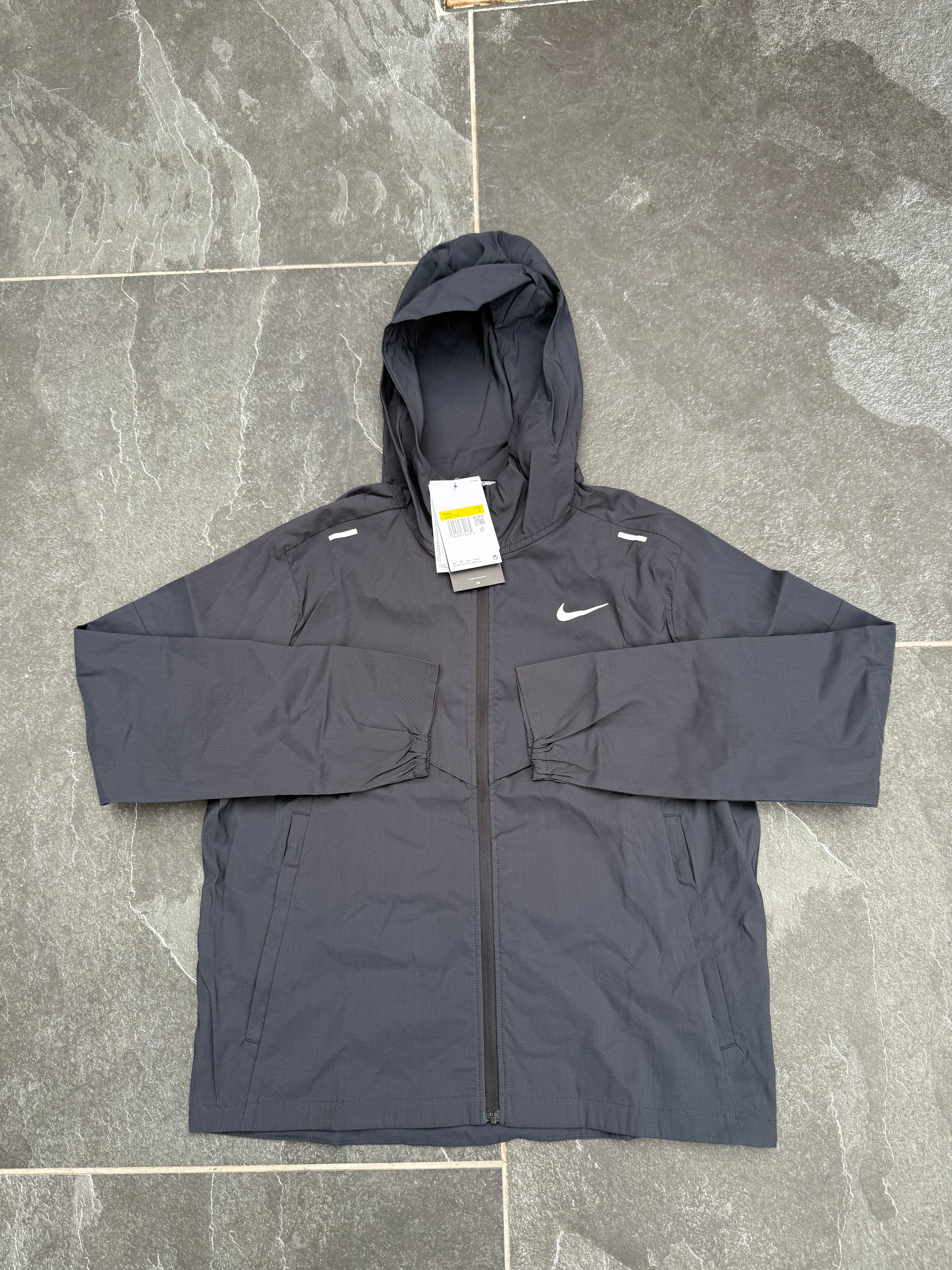 NIKE REPEL BLACK WINDRUNNER